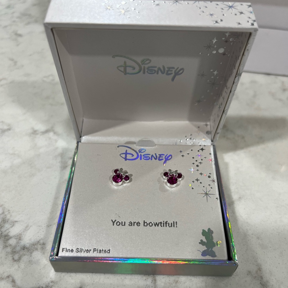 NWT Minnie Mouse Bow Stud Earrings
